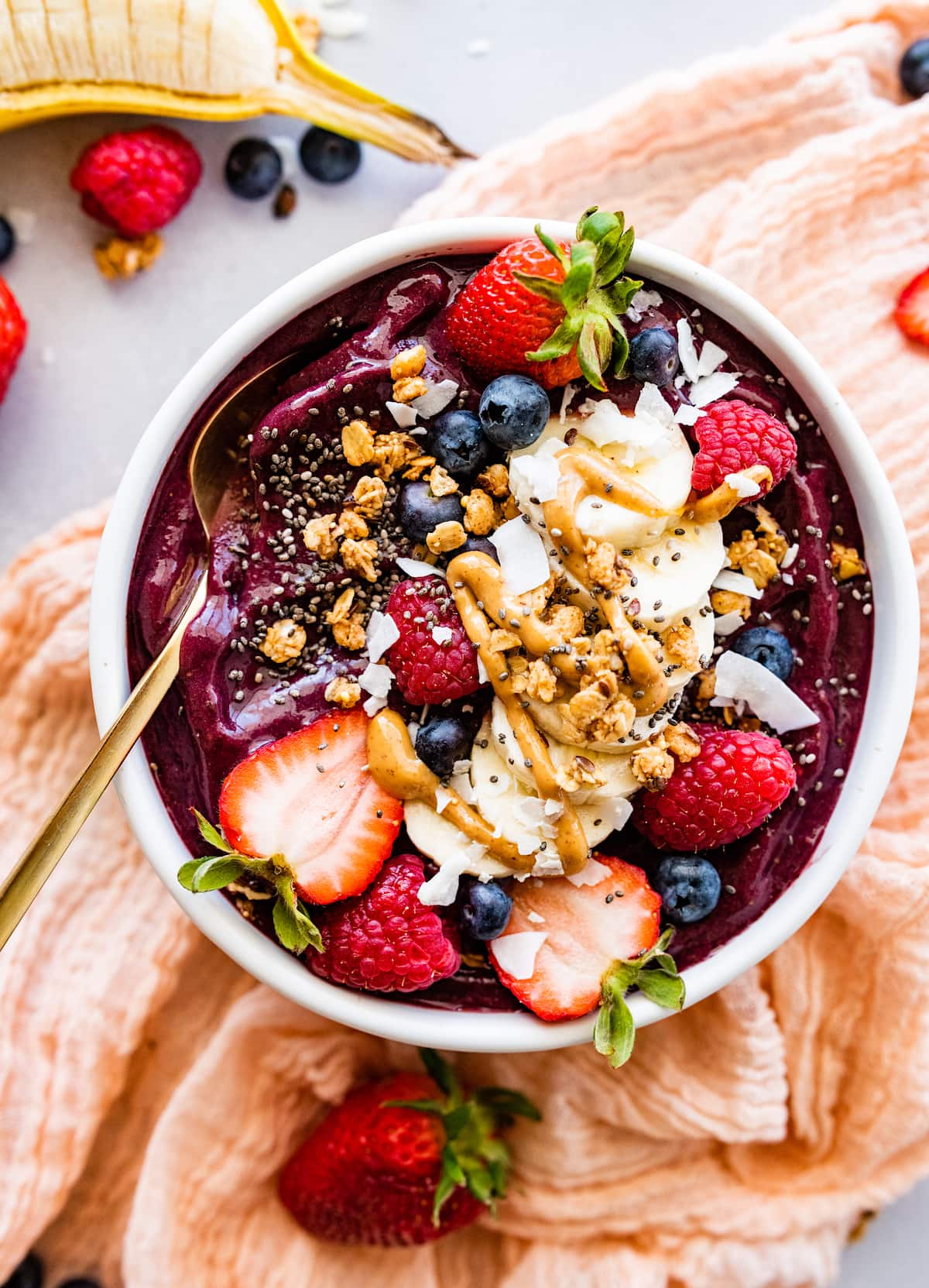 acai bowl with toppings. 